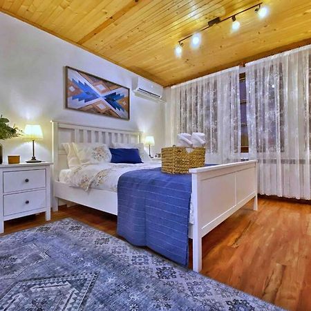 The Secret Lodge- New With Private Garage, Entire House Veliko Tarnovo Ngoại thất bức ảnh
