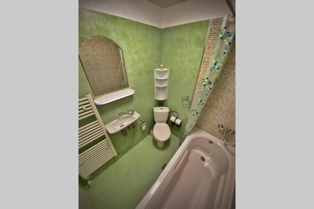 The Secret Lodge- New With Private Garage, Entire House Veliko Tarnovo Ngoại thất bức ảnh