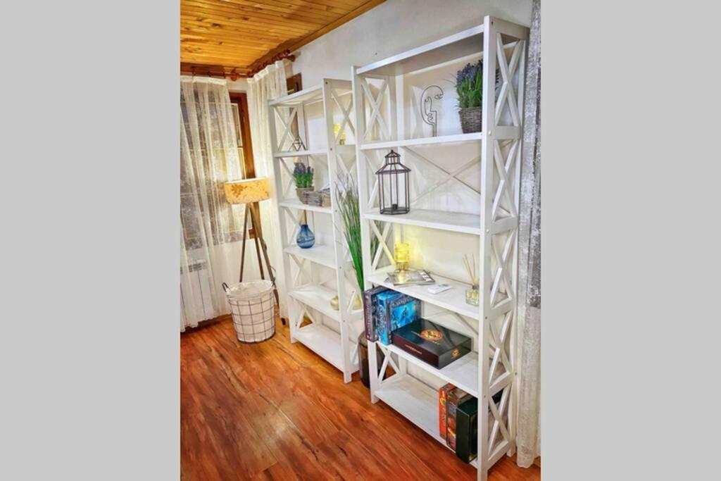 The Secret Lodge- New With Private Garage, Entire House Veliko Tarnovo Ngoại thất bức ảnh