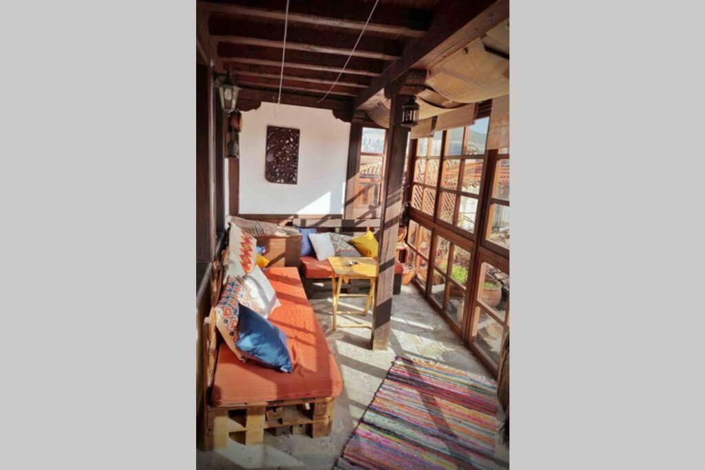 The Secret Lodge- New With Private Garage, Entire House Veliko Tarnovo Ngoại thất bức ảnh